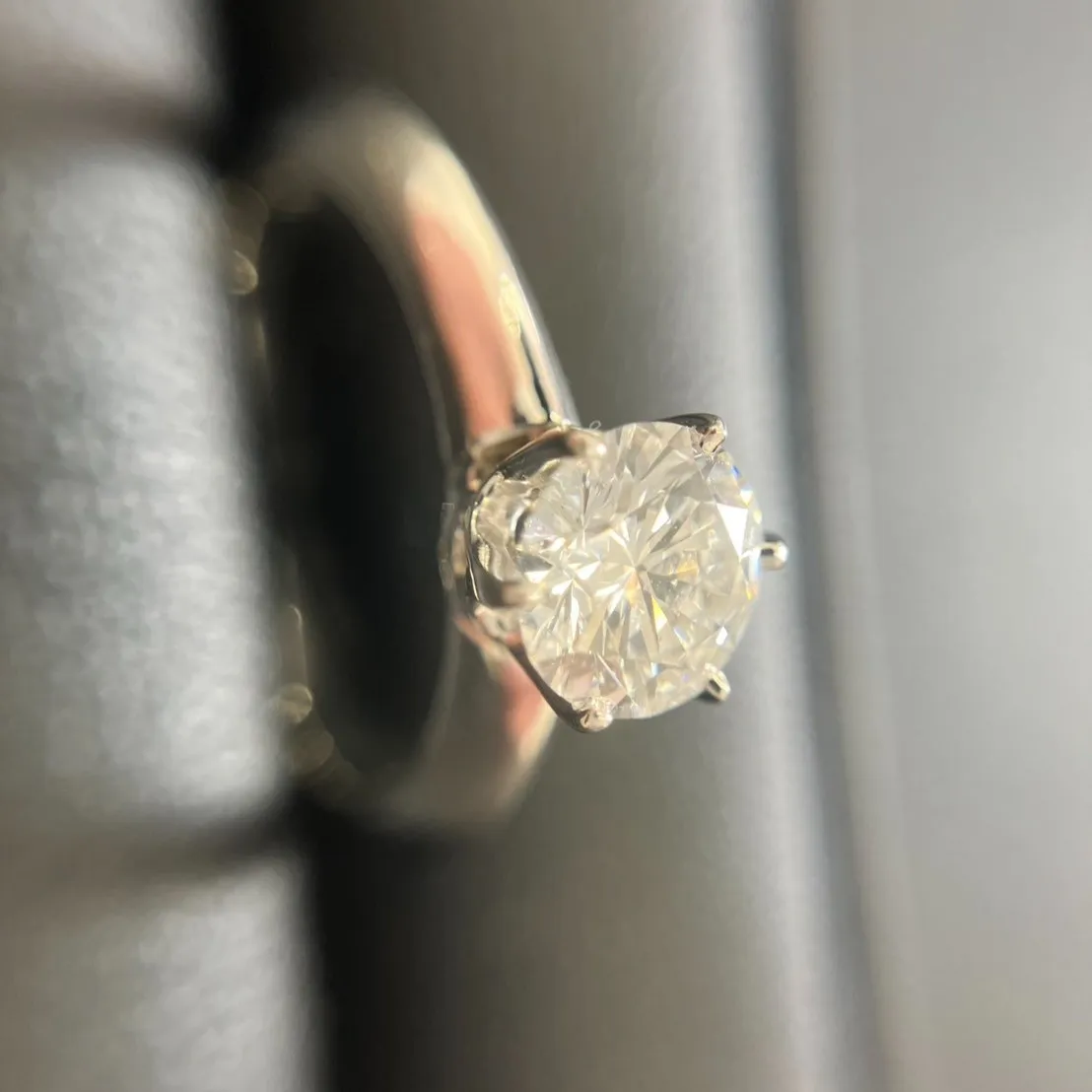 先日、素晴らしいティファニーのリングを買取させていただきまし...