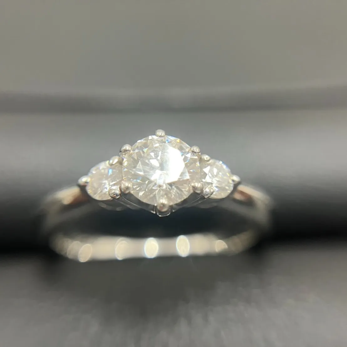 こんにちは！今日、素敵なお客様が使わなくなった指輪を持ち込ん...