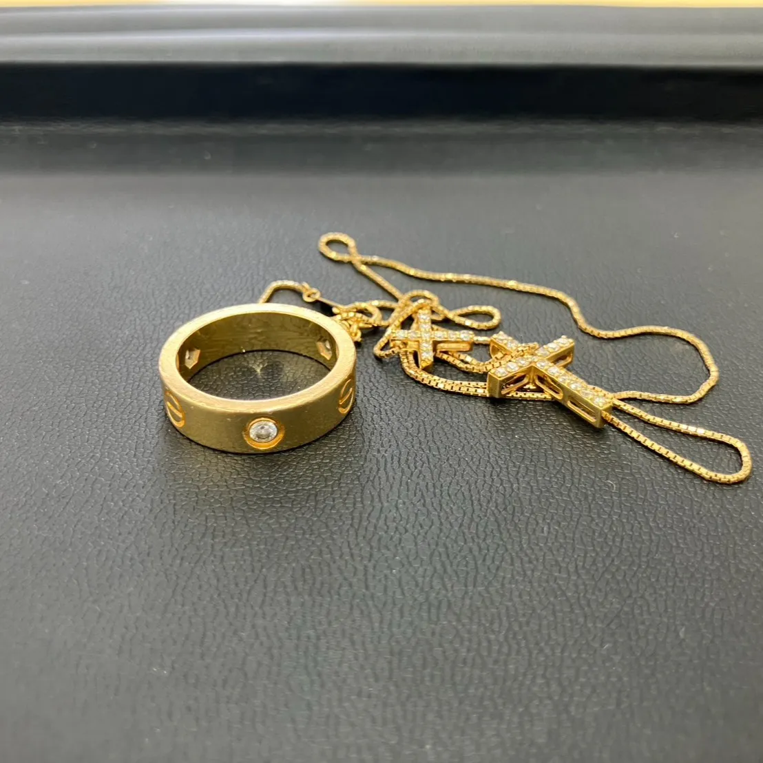 指輪のサイズが合わなくなったらどうしますか？